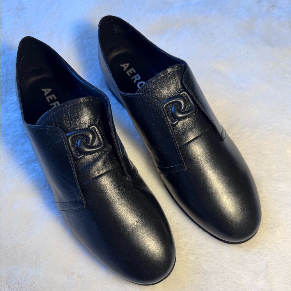 AEROSOLES  Black Leather Wyatt Slip-On Loafers. Size 9.5